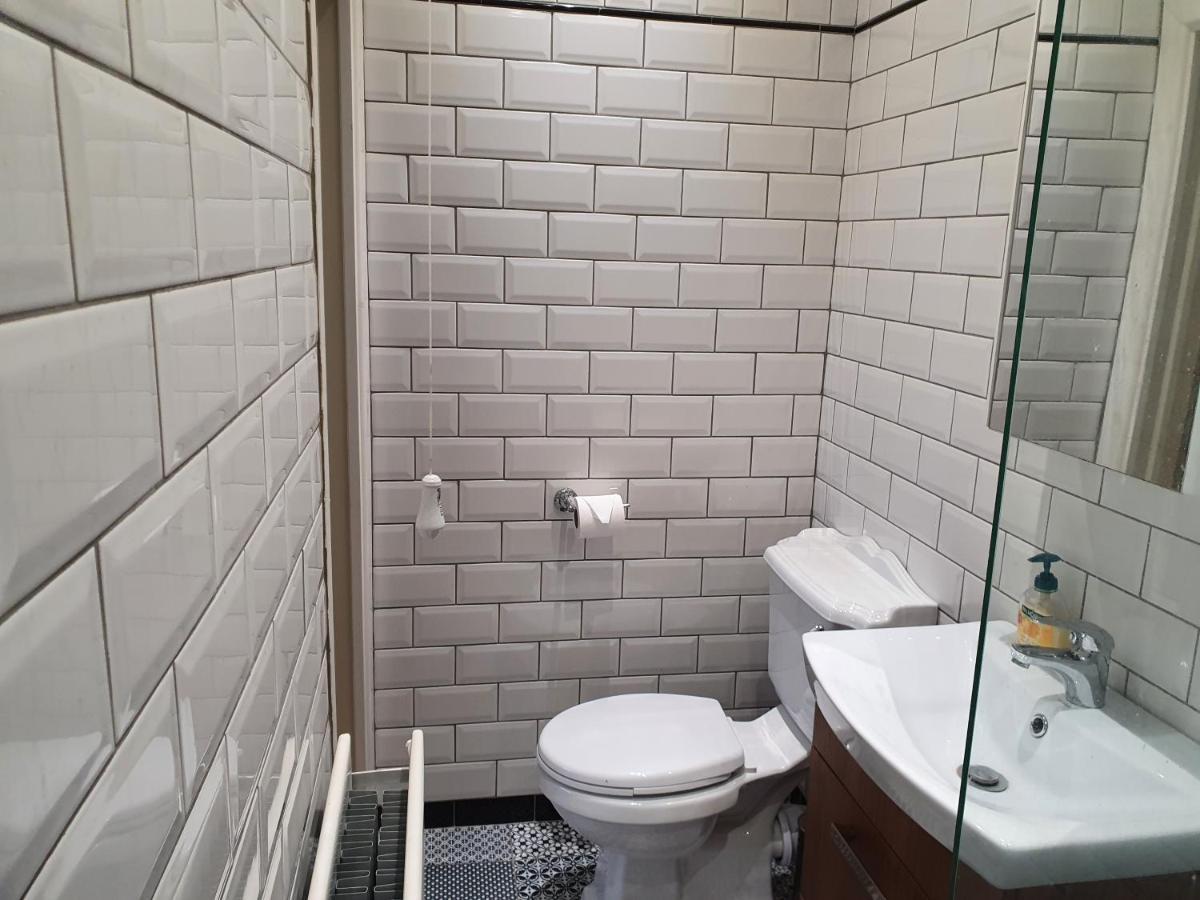 Apartamento The Aul Shop & Public House -Entire Private Annexe Kilcoo Exterior foto